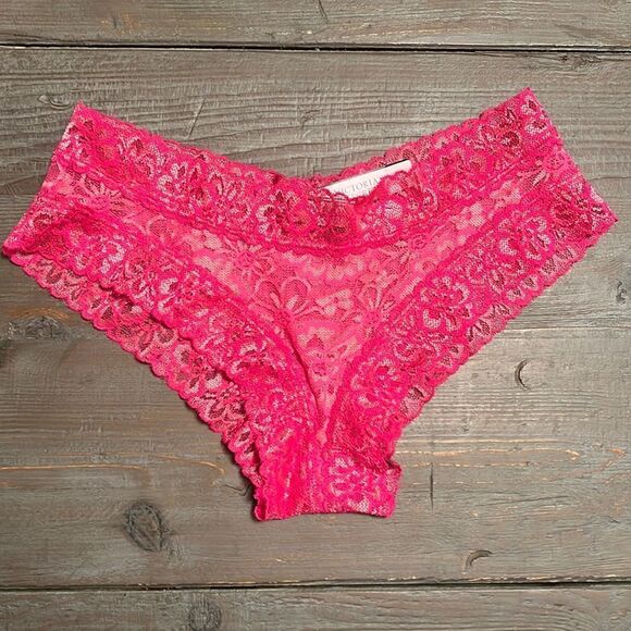 NWT Victoria’s Secret Full Lace Cheeky Panties - S - Picture 1 of 4